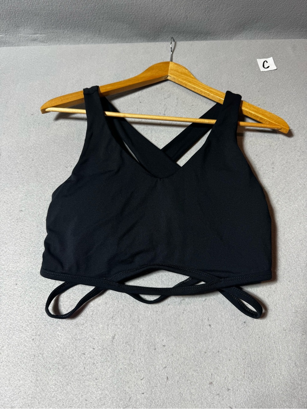 Fabletics Women’s Black Strappy Sports Bra - Comfort Support Size M